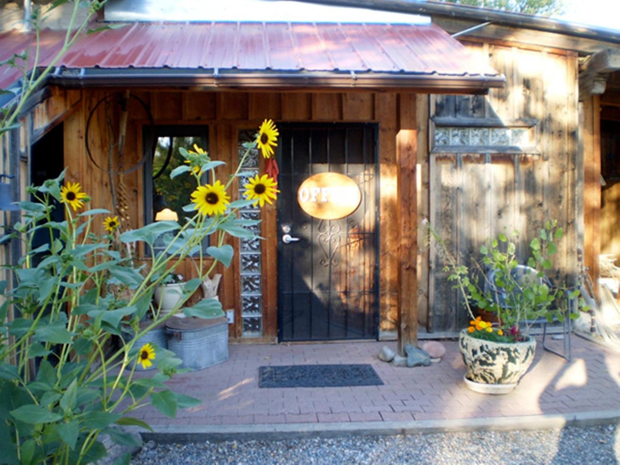 Silver River Adobe Inn Bed And Breakfast Farmington Extérieur photo